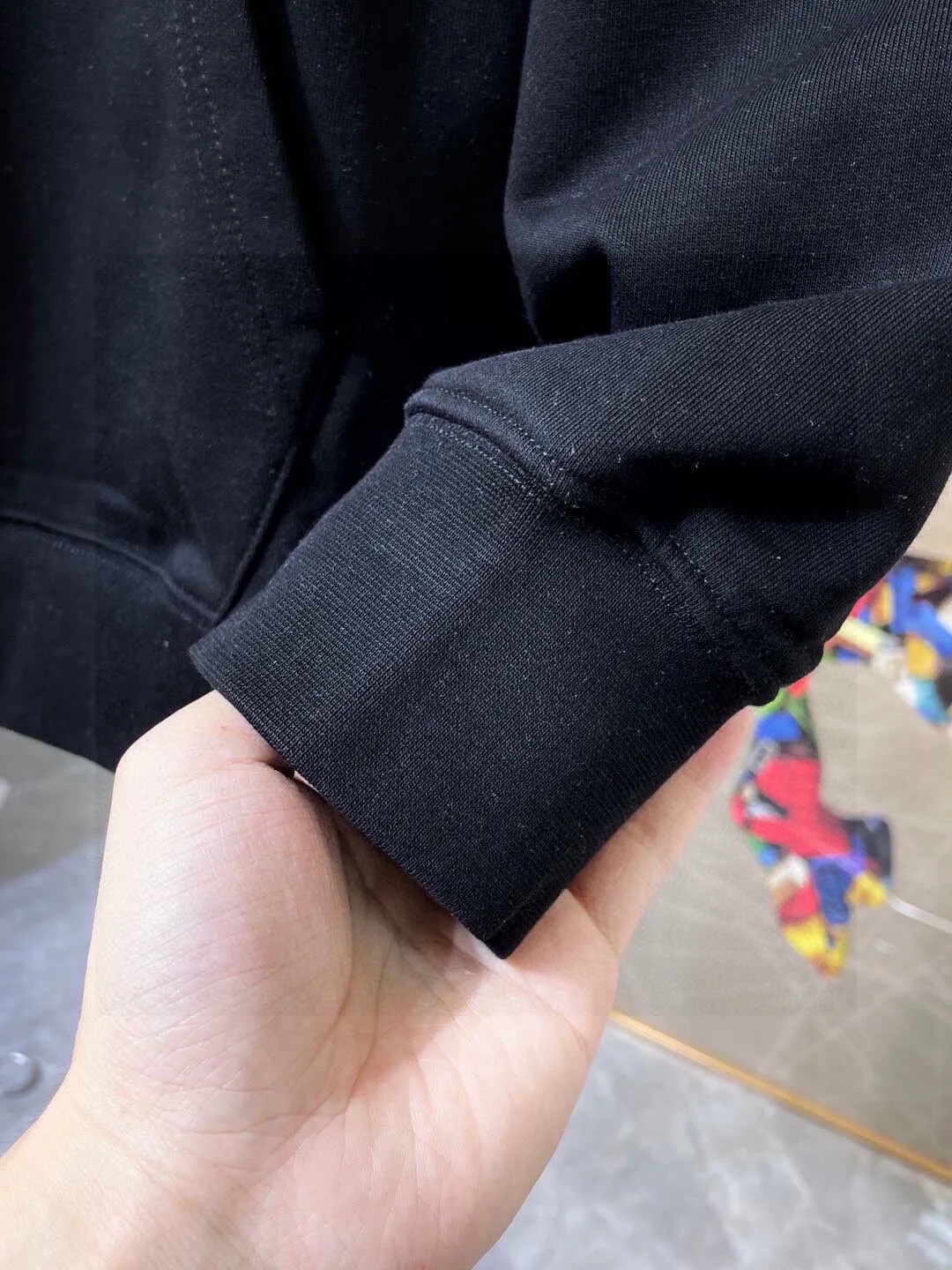 🅿️400 [Lv Louis Vuitton] (Fat Man Gospel) Hot-selling suit is coming. Focus on the original version of the official website. 2025 new hot-selling cardigan sweater suit. The original order is the best. 🇭🇰The meticulous work of top designers. Just for a fitting and perfect upper body effect. 100% natural high-quality Roman cotton, close-fitting comfort, noble and elegant! Original hardware embodies elegance and nobility! Counter size: M-5XL (maximum wear up to 220 pounds)